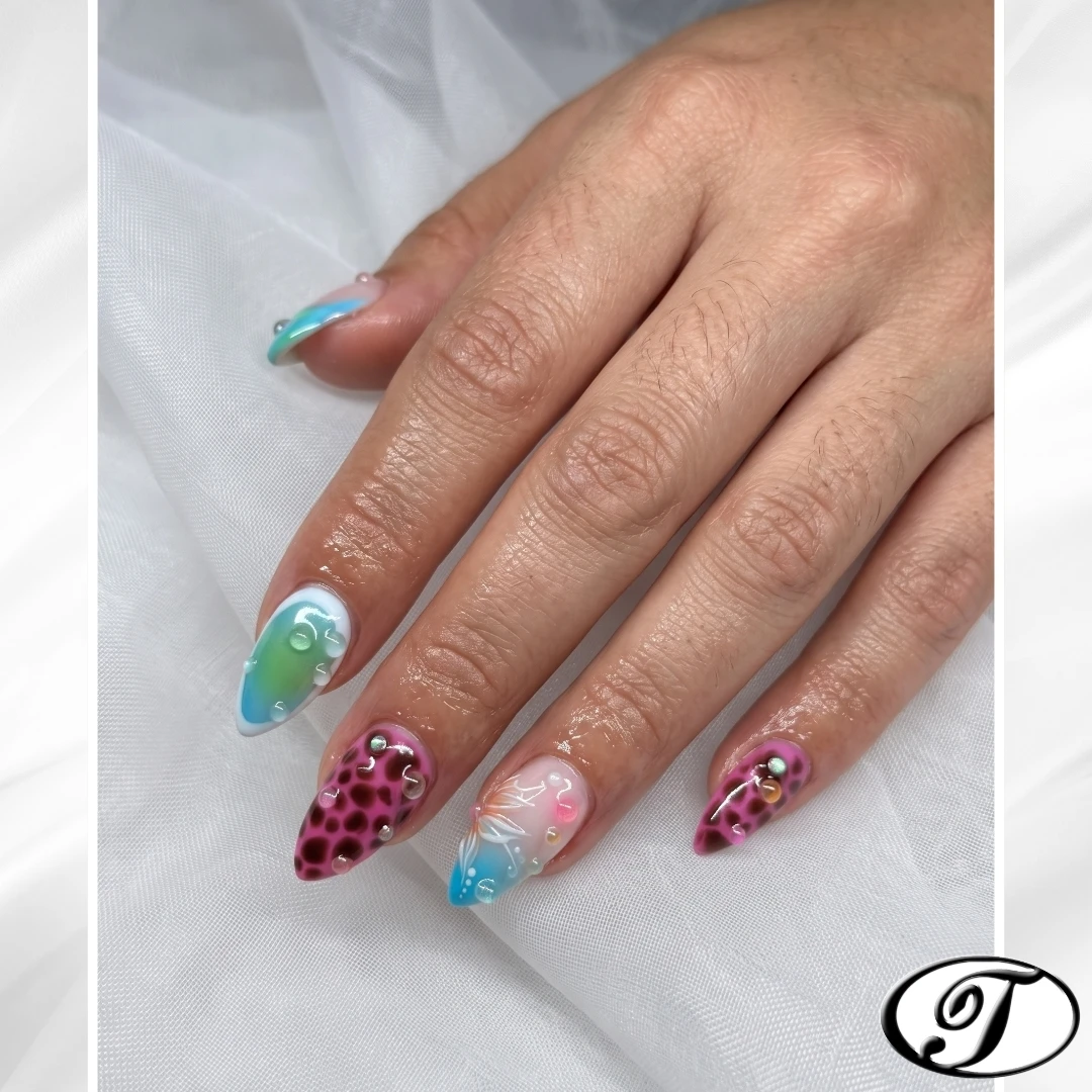 Nail colours